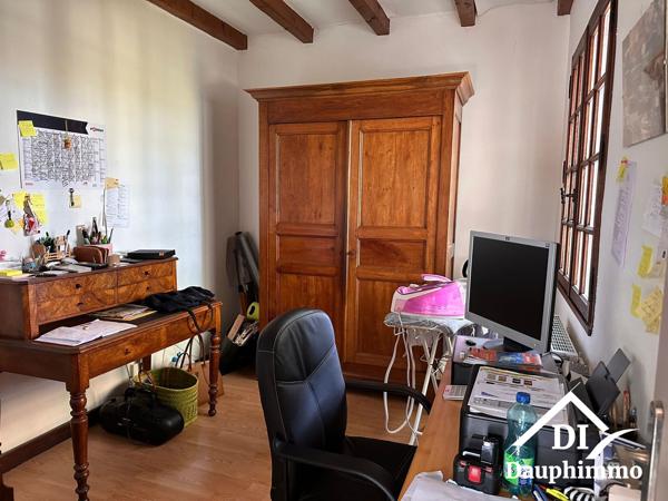 Peyrins, Villa grand terrain dans pinède avec piscine