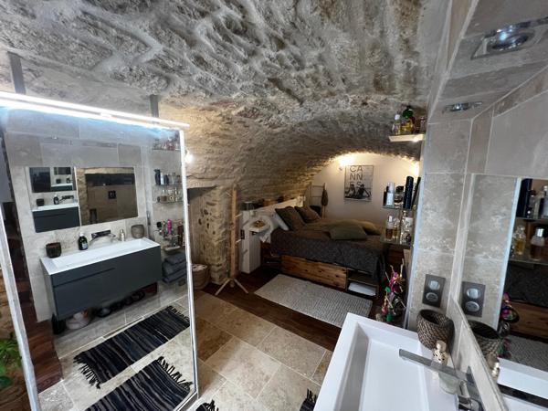 Maison 130 m² à Vendargues 6 chambres, studio indépendant et parking.