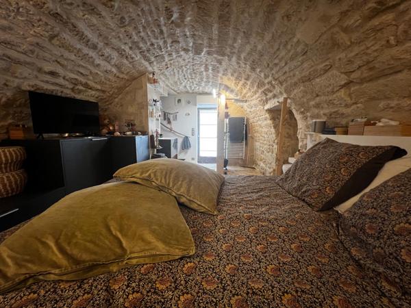 Maison 130 m² à Vendargues 6 chambres, studio indépendant et parking.
