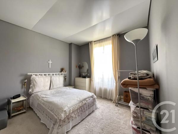 Maison à vendre  4 pièces - 80 m 2   ST MAUR DES FOSSES  - 94