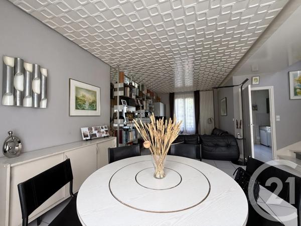 Maison à vendre  4 pièces - 80 m 2   ST MAUR DES FOSSES  - 94