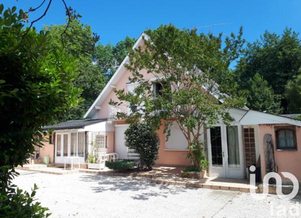 Immeuble à vendre 311 m² Odos