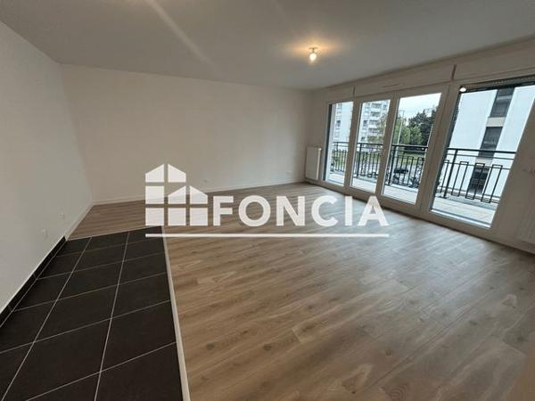 Location Appartement 3 pièces 62.7 m² - 9 RUE RAYMOND LOUVIOT Neuilly-plaisance 93360