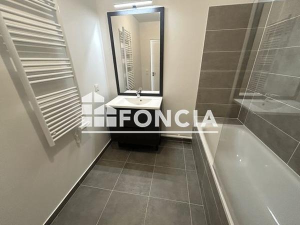 Location Appartement 3 pièces 62.7 m² - 9 RUE RAYMOND LOUVIOT Neuilly-plaisance 93360