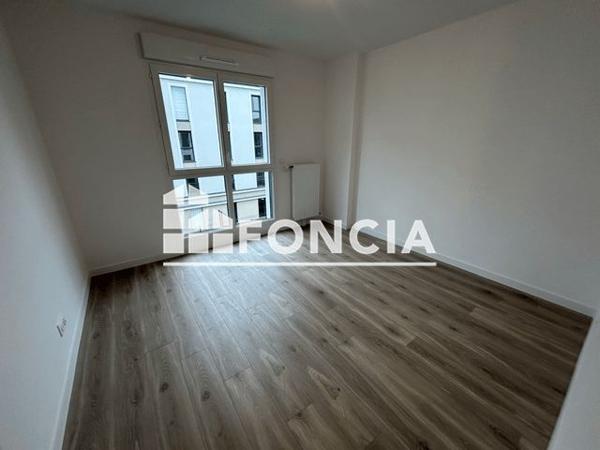 Location Appartement 3 pièces 62.7 m² - 9 RUE RAYMOND LOUVIOT Neuilly-plaisance 93360