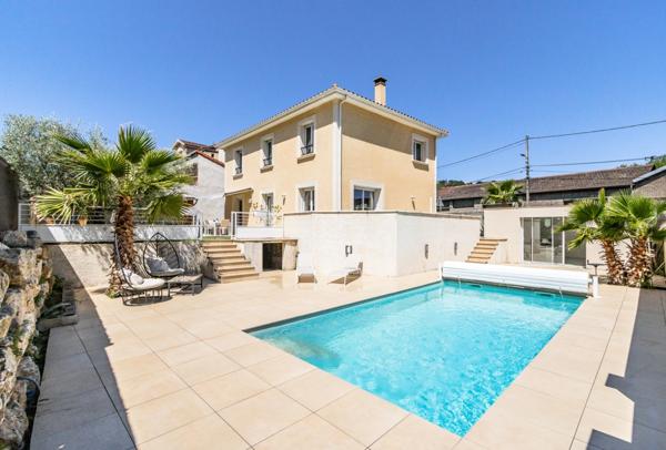 À vendre – Maison 2009 – 130 m² – 4 chambres – Piscine – Dépendance – Calme & commodités