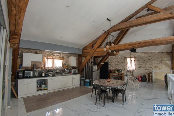 Maison
                                                                                                                                                                                                                                                                                                                        10 pièce(s)                                                                                                                                                                                                          6 chambre(s)                                                                                                                                                                                                          328  m²