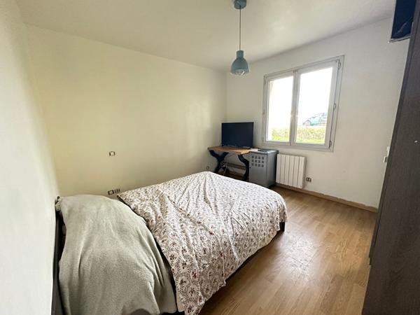 Maison de plain pied avec 3 chambres + bureau à vendre à Aizenay avec 1000 m² de terrain