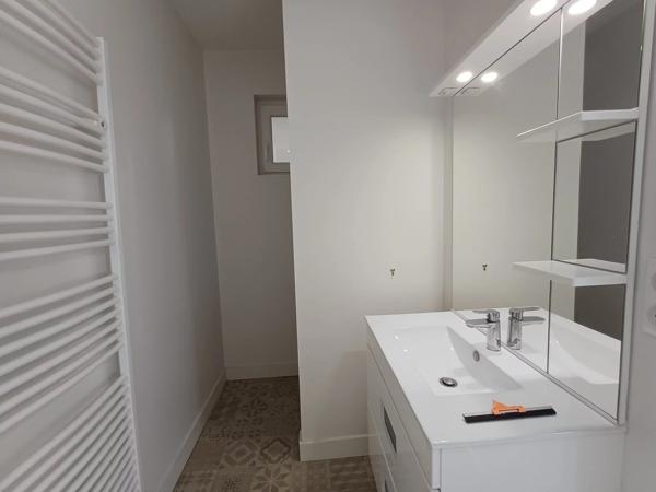 Location                                                      Maison
                        
                     2 pièces                      39 m2                     à Gouex