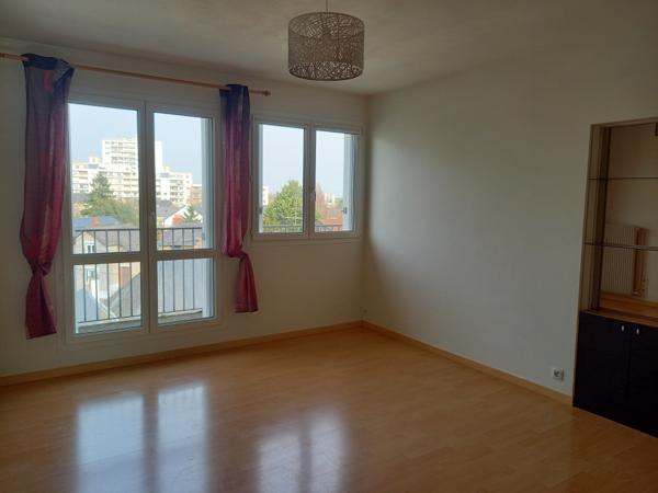 LAVAL, appartement T2bis de 58.37m²