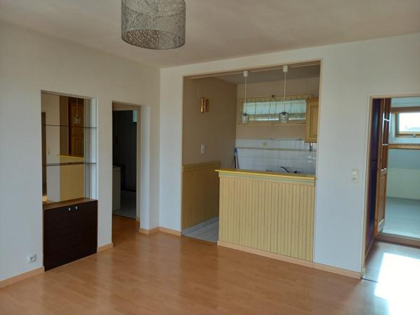 LAVAL, appartement T2bis de 58.37m²