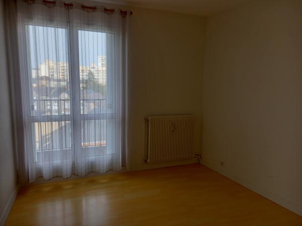 LAVAL, appartement T2bis de 58.37m²