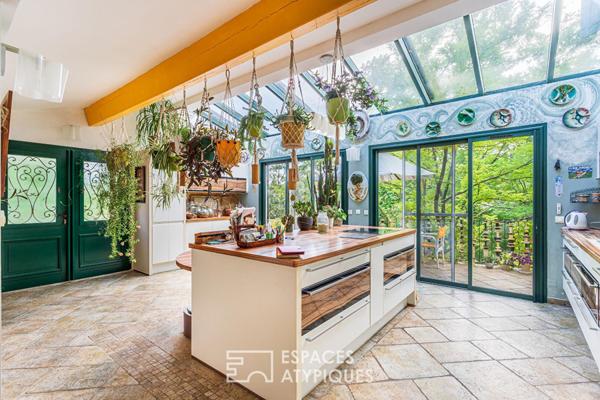 Propriété de deux maisons avec atelier et jardin