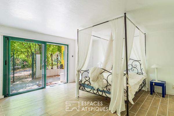 Propriété de deux maisons avec atelier et jardin