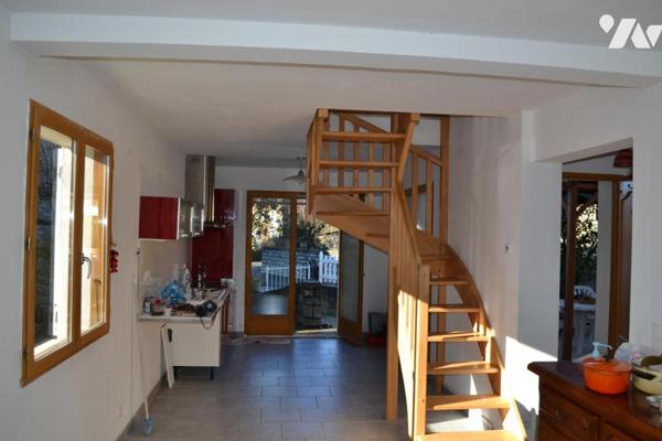 MAISON INDIVIDUELLE AVEC TERRAIN ATTENANT DE 315 m²
