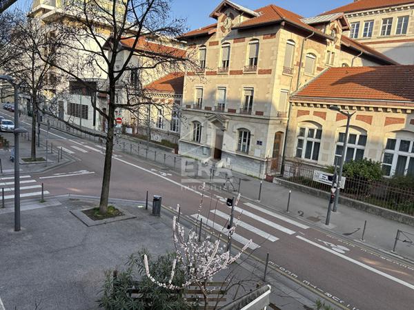 Appartement 4 pièces lumineux à vendre à Lyon -