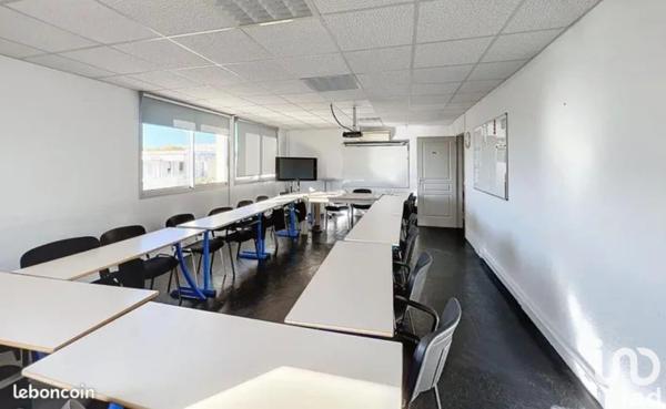 Murs commerciaux  à vendre 180 m² Venelles