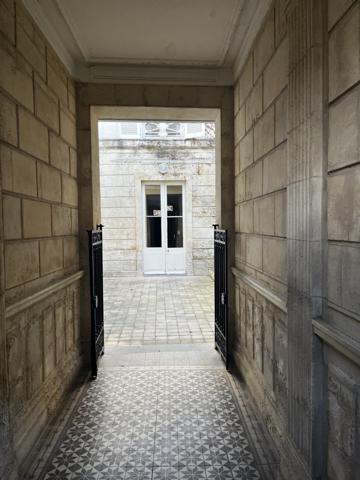 Très bel appartement T3 totalement rénové hyper centre La Rochelle