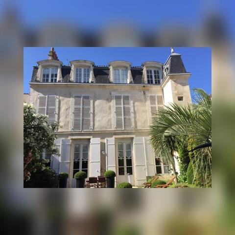 Très bel appartement T3 totalement rénové hyper centre La Rochelle