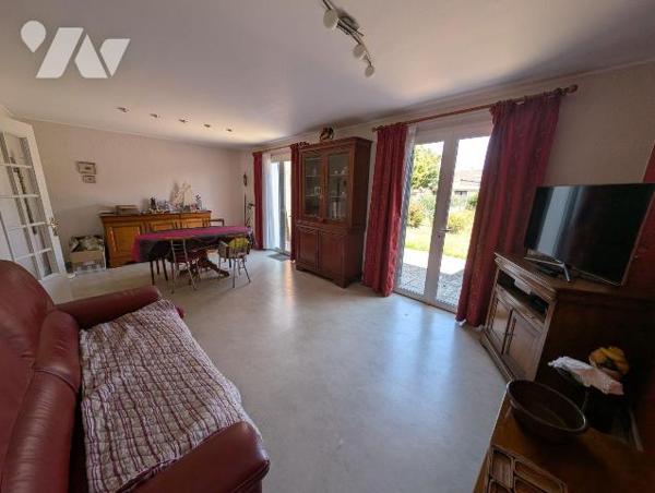 En exclusivité chez votre Notaire ! Proche de toutes commodités dans une rue calme, MAISON 4 ch...