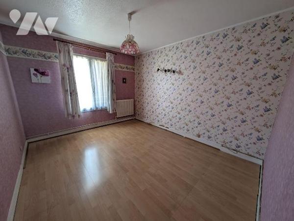 En exclusivité chez votre Notaire ! Proche de toutes commodités dans une rue calme, MAISON 4 ch...