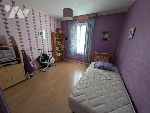 En exclusivité chez votre Notaire ! Proche de toutes commodités dans une rue calme, MAISON 4 ch...