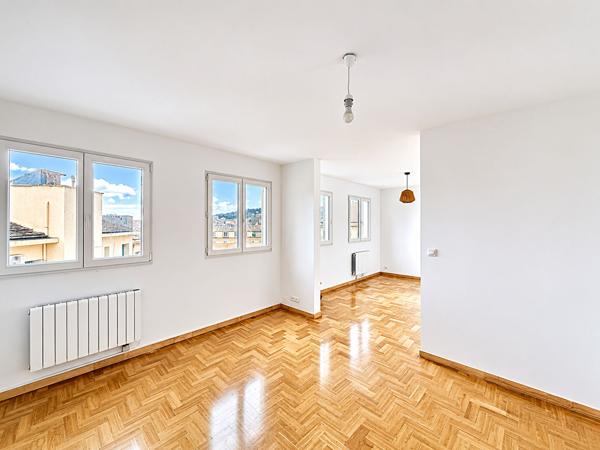 BASTIA Centre - Appartement T4 de 127 m² avec Atelier et Terrasse de 80 m² , Bastia