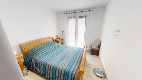 Hauts de Narbonne, Villa contemporaine, 3 chambres, garage, piscine.