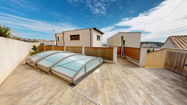 Hauts de Narbonne, Villa contemporaine, 3 chambres, garage, piscine.
