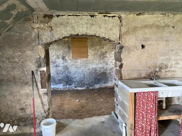 ENSEMBLE IMMOBILIER EN PIERRES de 2 LOGEMENTS AVEC TERRAIN