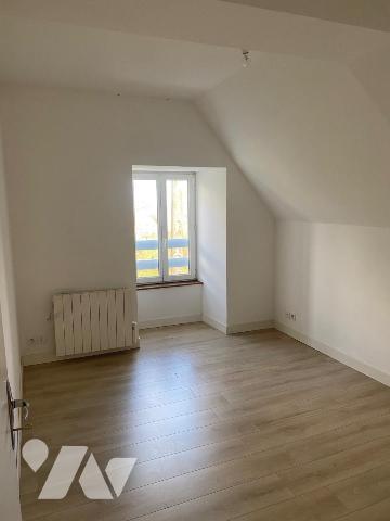 ENSEMBLE IMMOBILIER EN PIERRES de 2 LOGEMENTS AVEC TERRAIN