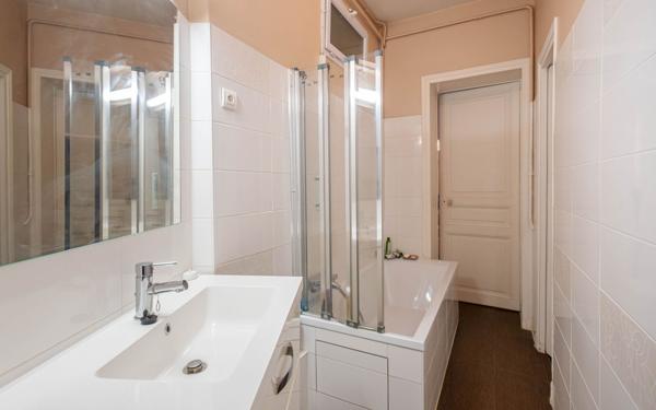 Appartement à vendre    2 pièces • 53,32 m2 Paris 11