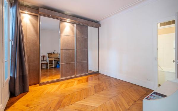 Appartement à vendre    2 pièces • 53,32 m2 Paris 11