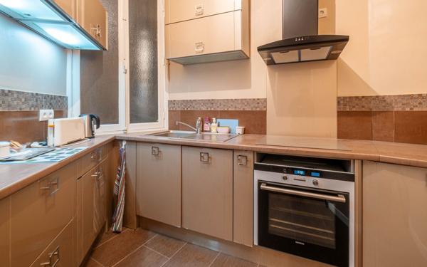 Appartement à vendre    2 pièces • 53,32 m2 Paris 11