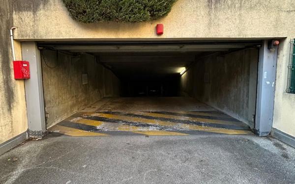 Stationnement à vendre    Lyon 2