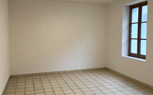 Appartement à vendre    4 pièces • 81,80 m2 Largentière