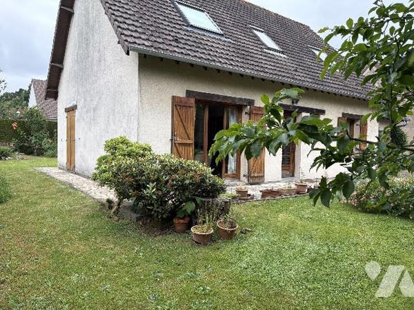 A VENDRE LE VILLAGE MAISON 3 CH. BUREAU GARAGE