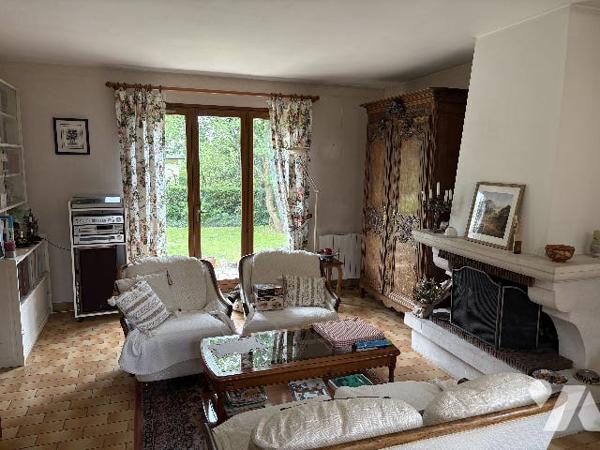 A VENDRE LE VILLAGE MAISON 3 CH. BUREAU GARAGE