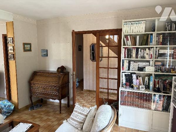 A VENDRE LE VILLAGE MAISON 3 CH. BUREAU GARAGE