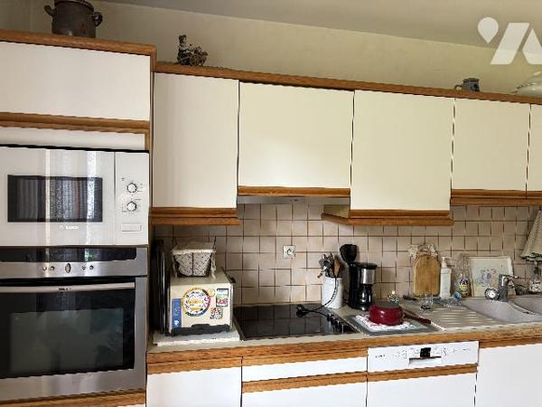 A VENDRE LE VILLAGE MAISON 3 CH. BUREAU GARAGE