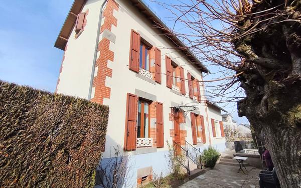 Maison à vendre    5 pièces • 141,94 m2 Arpajon-sur-Cère