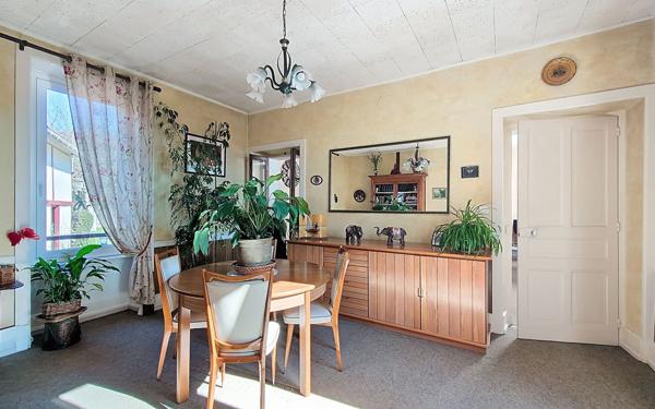 Maison à vendre    5 pièces • 141,94 m2 Arpajon-sur-Cère