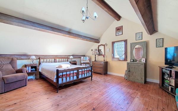 Maison à vendre    5 pièces • 141,94 m2 Arpajon-sur-Cère