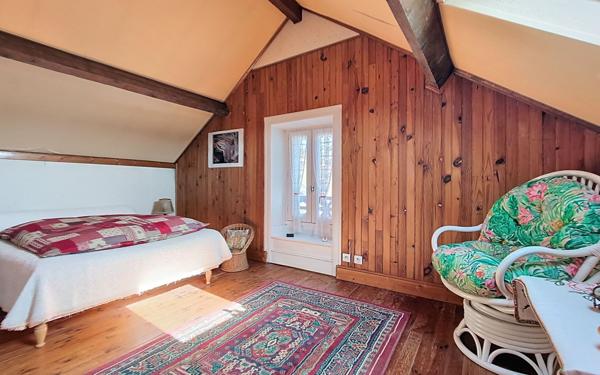 Maison à vendre    5 pièces • 141,94 m2 Arpajon-sur-Cère