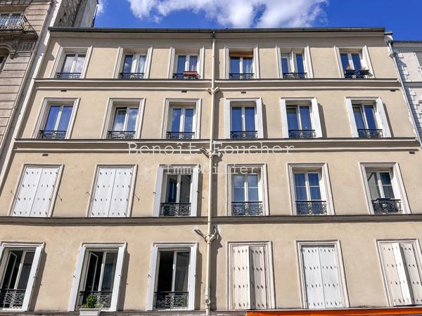 Paris 19ème, limite 10ème studio au dernier étage avec vue dégagée