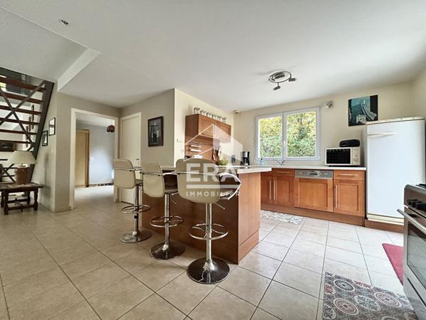 Maison Neuville Sur Sarthe 5 chambres, double garage, très économe en énergie