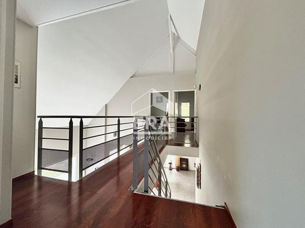 Maison Neuville Sur Sarthe 5 chambres, double garage, très économe en énergie