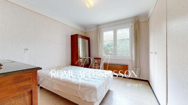 Terrain constructible de 8556m2 + maison