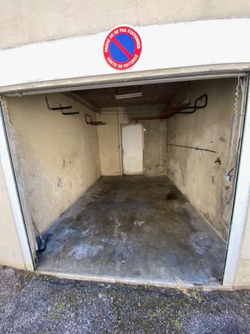 À VENDRE ? Garage fermé secteur Beaux-Arts