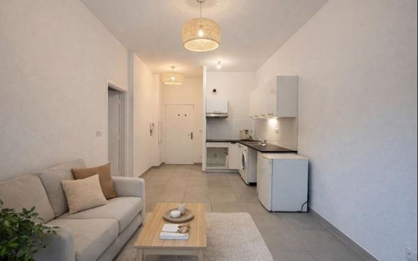 Appartement à vendre    2 pièces • 41,54 m2 Marseille 5